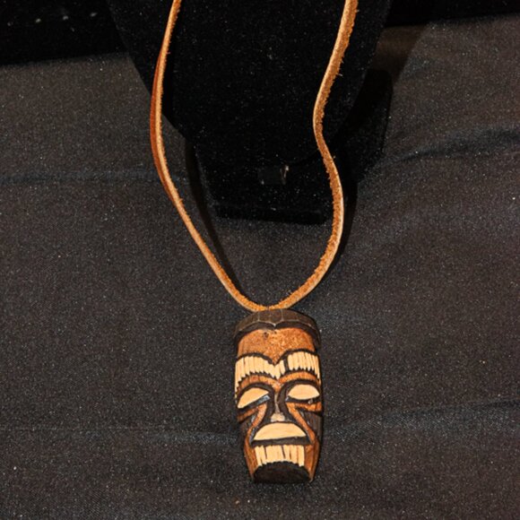 Hand Carved wooden Tiki Mask Pendant on Leather strap - Picture 1 of 2